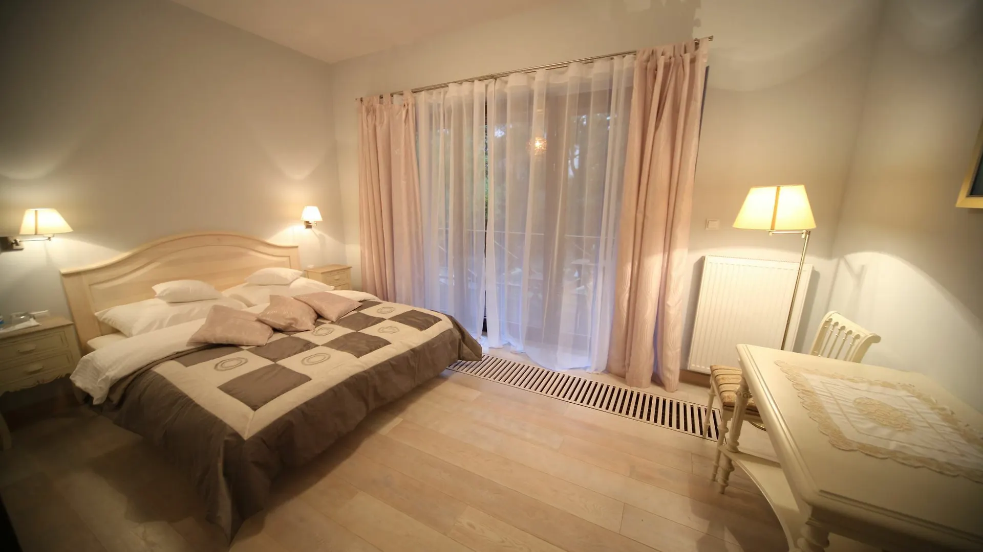 Ekosamotnia Hotel Krakow Guest house