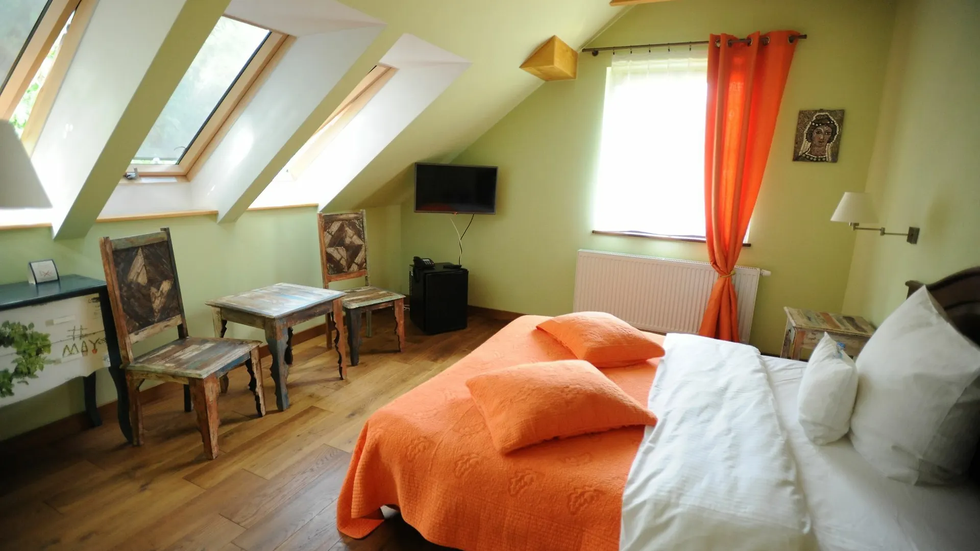 Ekosamotnia Hotel Krakow 4*,