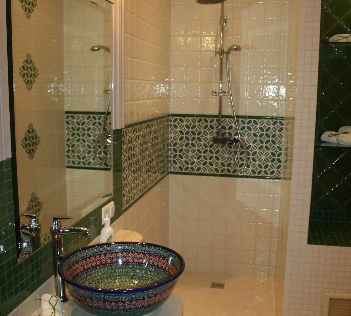 Ekosamotnia Hotel Krakow Guest house
